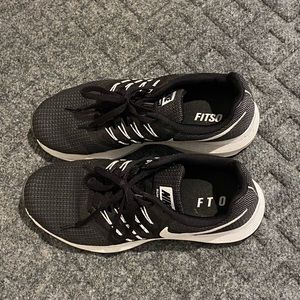 Nike Swift Running Shoes - 7.5